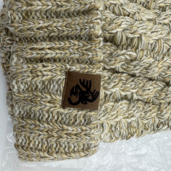 NEW Legendary Whitetails Northwoods Cable Knit Hat OSFM Cream - Picture 3 of 7